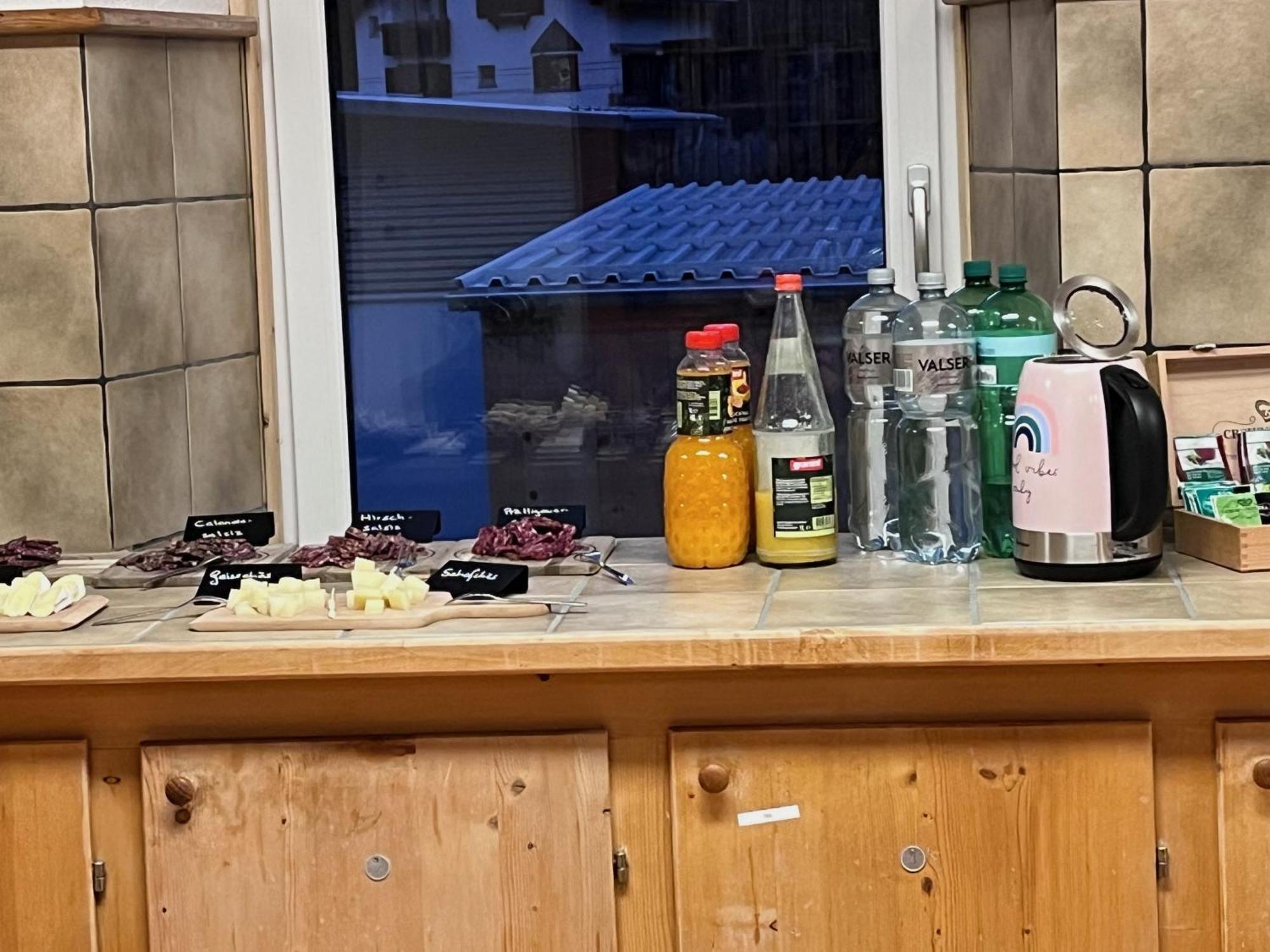 Chrona Bed & Breakfast Jenaz Eksteriør bilde